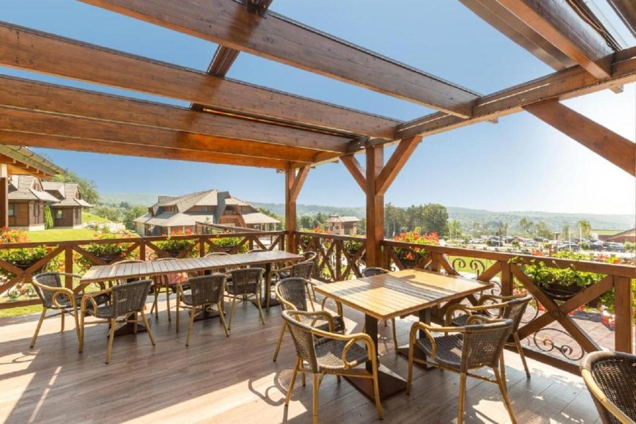 Hotel Etno Naselje Vrdnicka Kula à Vrdnik Extérieur photo