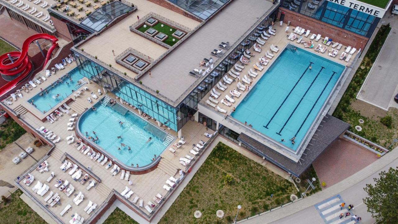 Hotel Etno Naselje Vrdnicka Kula à Vrdnik Extérieur photo