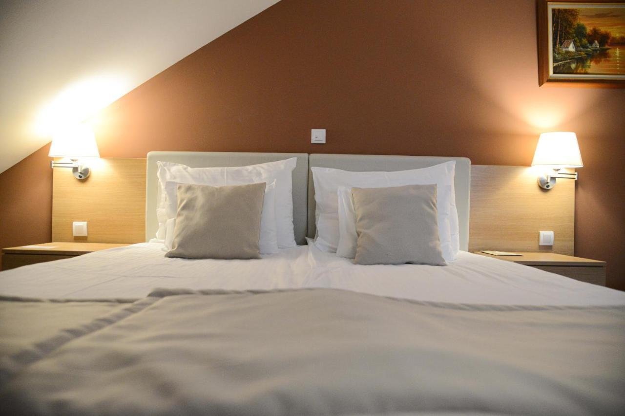 Hotel Etno Naselje Vrdnicka Kula à Vrdnik Extérieur photo