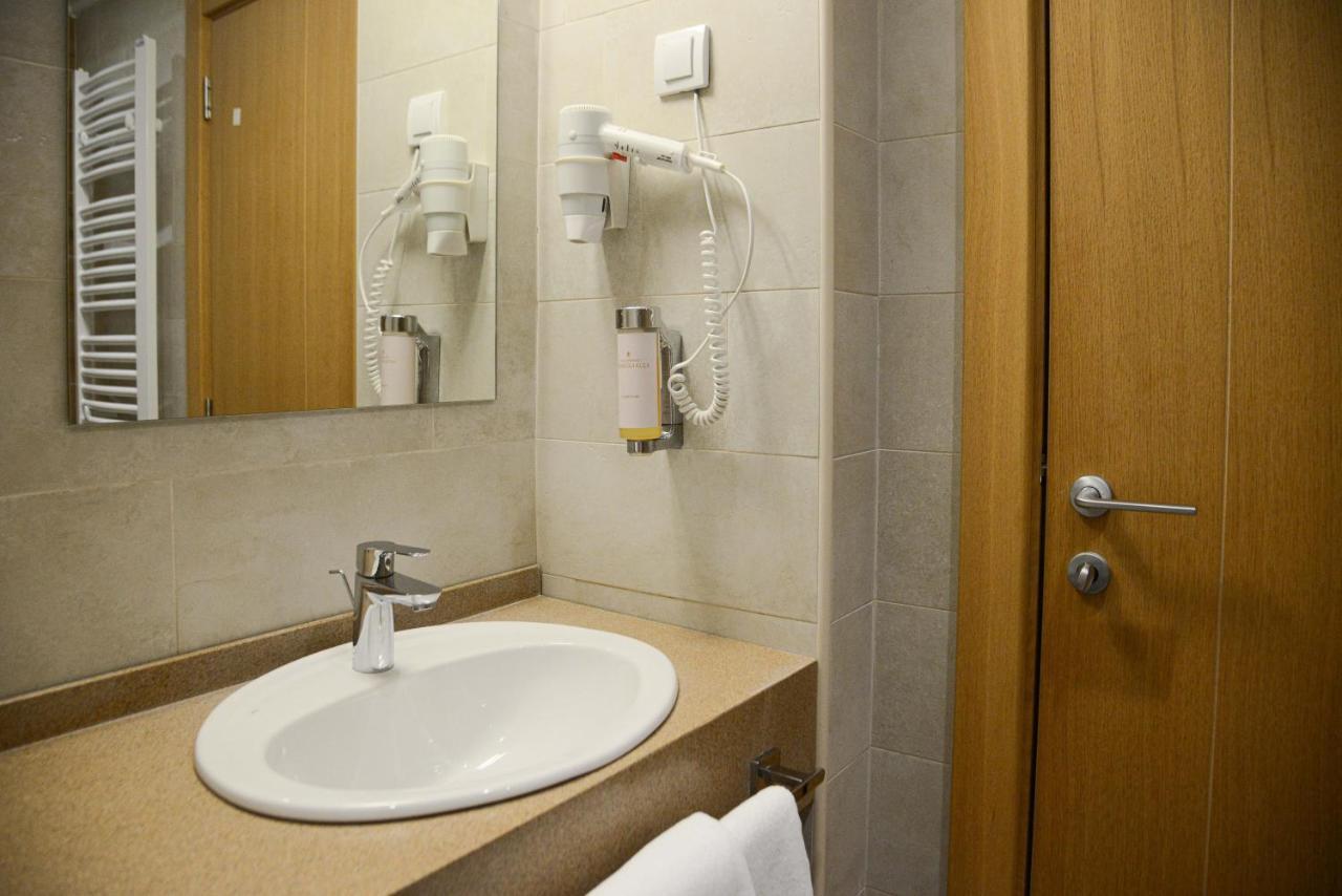 Hotel Etno Naselje Vrdnicka Kula à Vrdnik Extérieur photo