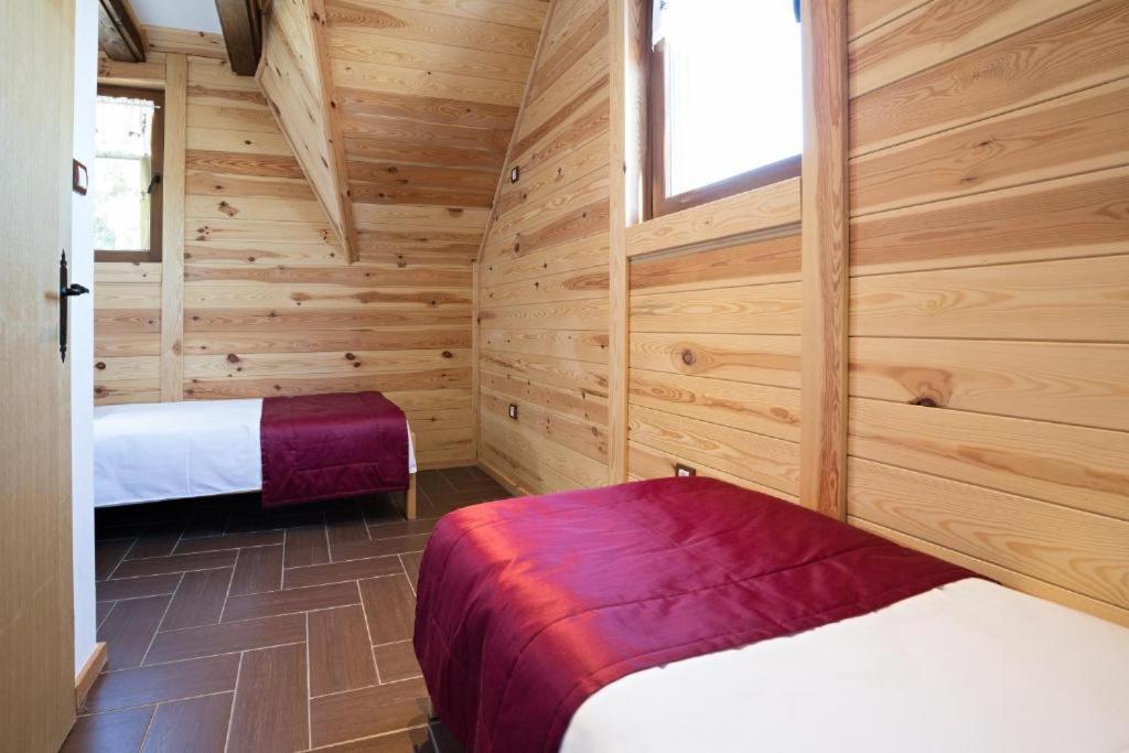 Hotel Etno Naselje Vrdnicka Kula à Vrdnik Extérieur photo